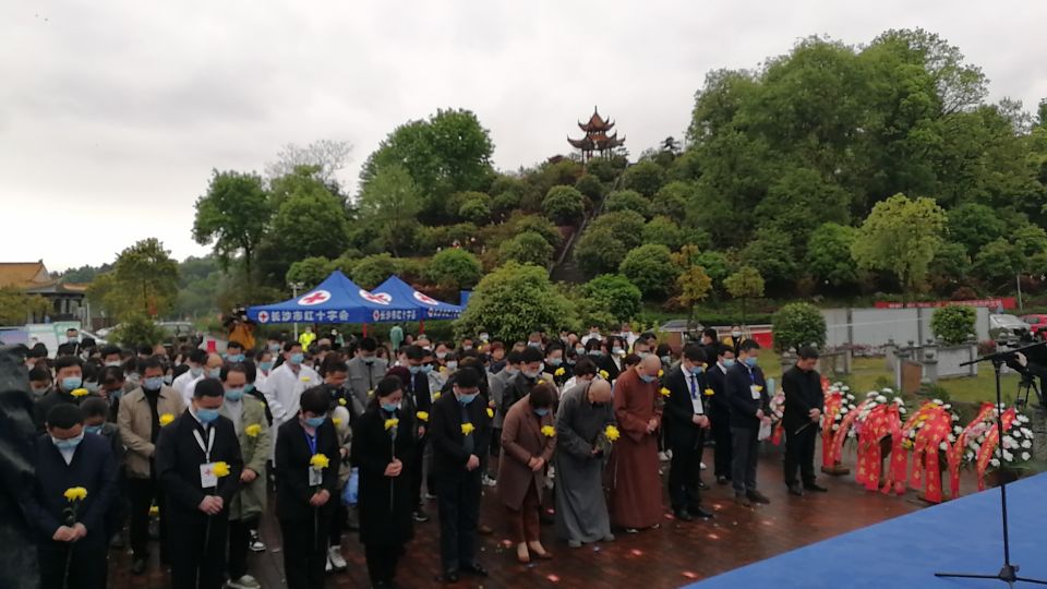4月2日,“生命的乐章”2021湖南省遗体和人体器官捐献缅怀纪念活动在长沙举行。长沙晚报通讯员 罗旭斌 供图 4月2日,“生命的乐章”2021湖南省遗体和人体器官捐献缅怀纪念活动在长沙举行。长沙晚报通讯员 罗旭斌 供图