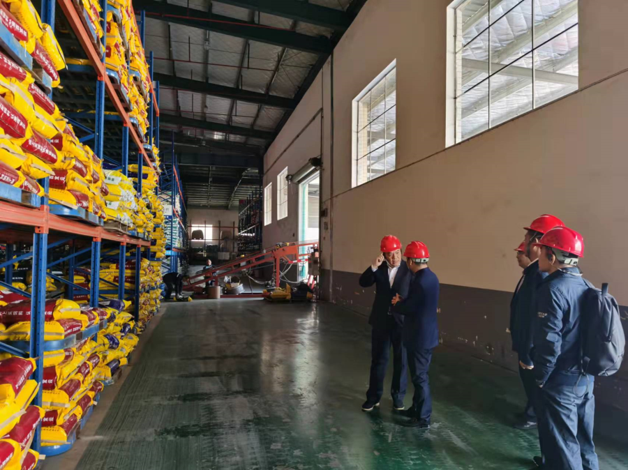 华融湘江银行湘潭振湘支行走访对接浏阳经开区。 华融湘江银行湘潭振湘支行走访对接浏阳经开区。