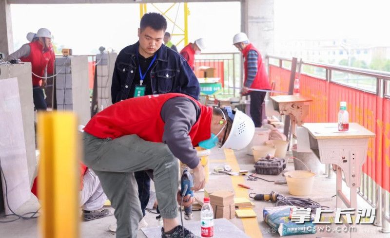 选手在竞赛现场 选手在竞赛现场
