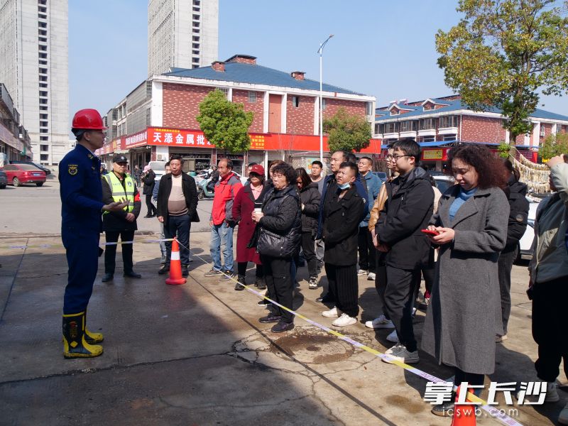 图为火灾警示教育现场。长沙晚报通讯员 汤淑 摄
