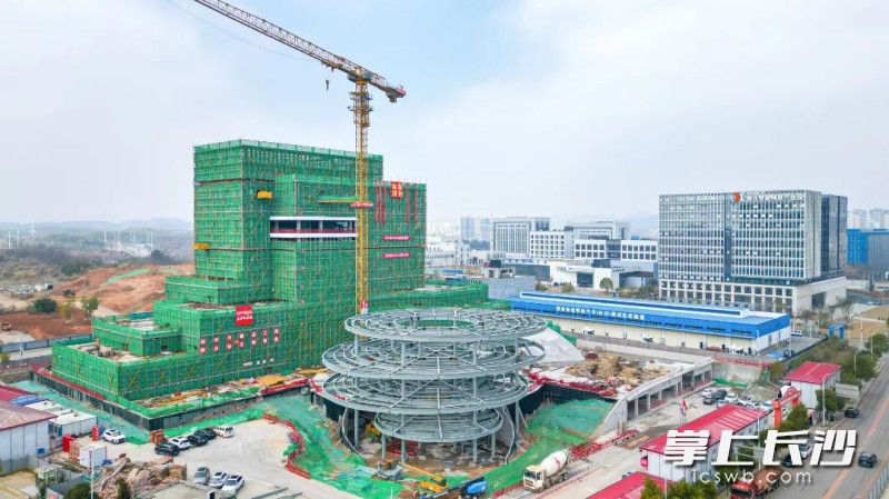 湖南智能网联产业服务中心项目正在施工。 均为通讯员供图 湖南智能网联产业服务中心项目正在施工。 均为通讯员供图