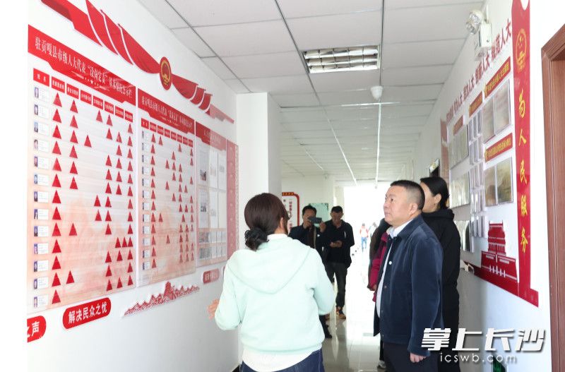 日前,长沙市人大一行在贡嘎县调研考察。 均为长沙晚报全媒体记者孙占锋摄 日前,长沙市人大一行在贡嘎县调研考察。 均为长沙晚报全媒体记者孙占锋摄