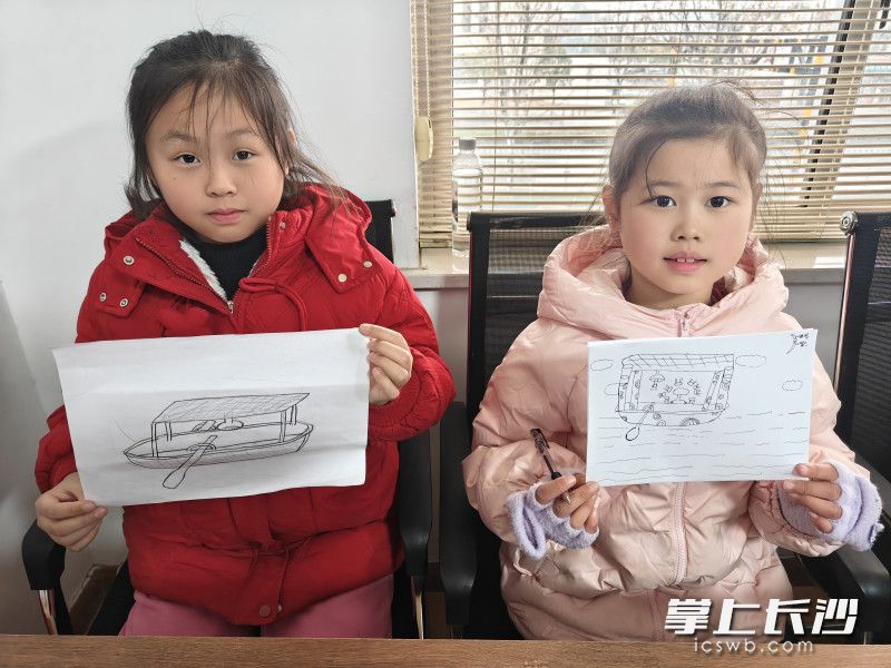 孩子们打开想象、拿起画笔,把红色故事、革命精神画进作品、记在心间。 孩子们打开想象、拿起画笔,把红色故事、革命精神画进作品、记在心间。