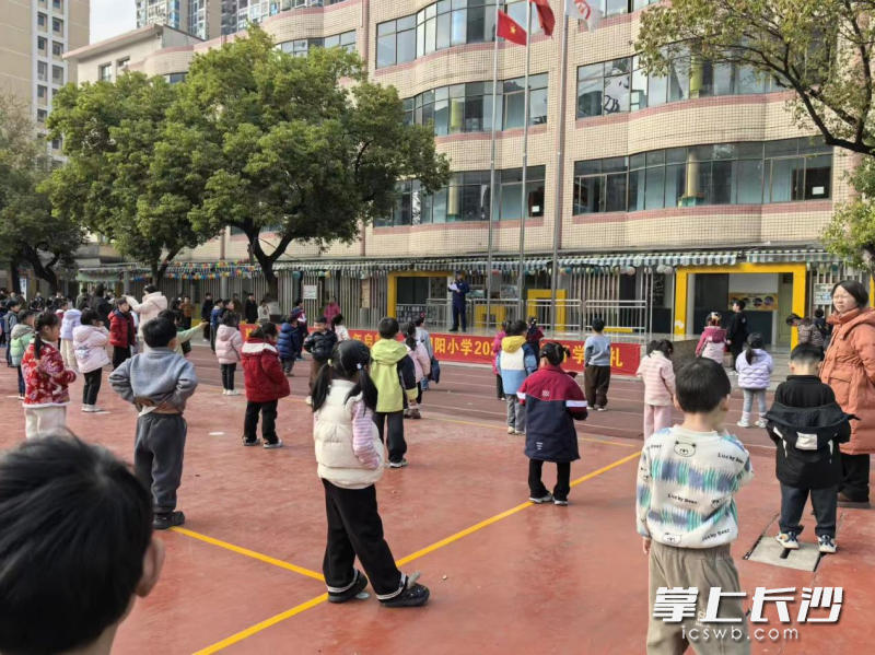 图为消防安全课现场。 长沙晚报通讯员 蒋涛 摄