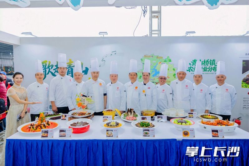 12位主厨以羊肚菌为核心食材,烹制出12道创意菜品。均为通讯员 供图 12位主厨以羊肚菌为核心食材,烹制出12道创意菜品。均为通讯员 供图