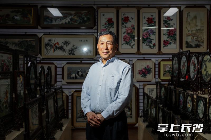 如今，曾应明的湘绣产品远销日、韩、澳、美等多地。