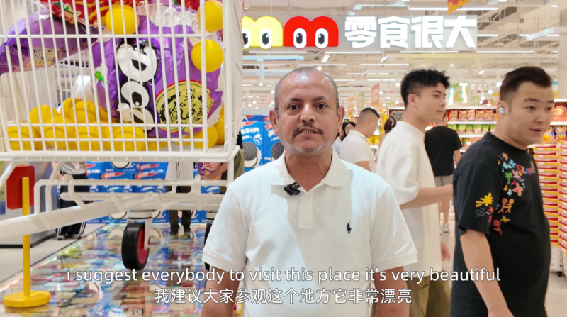 外国游客主动当起了推荐官。