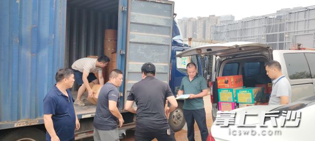 多部门联合查处“移动隐患”。 长沙晚报通讯员 彭洁 供图 多部门联合查处“移动隐患”。 长沙晚报通讯员 彭洁 供图
