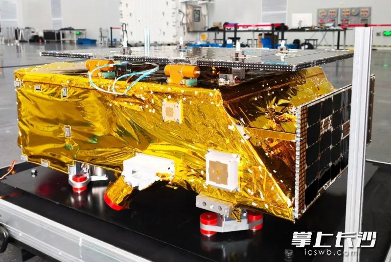 长沙下线的“北邮四号”卫星。受访者供图 长沙下线的“北邮四号”卫星。受访者供图