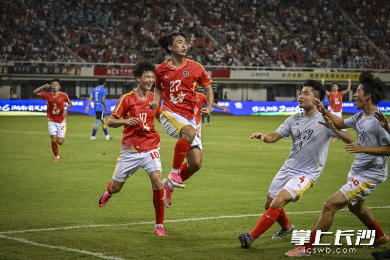 张翔上演“帽子戏法”为长沙队打入第四球。