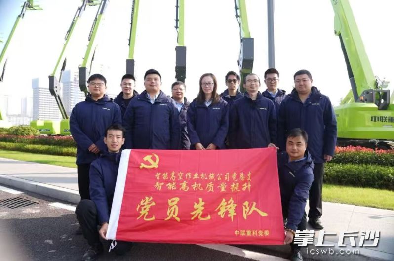 党员这群“关键少数”,带领团队创造了一个又一个“不可能”。均为 资料图片 党员这群“关键少数”,带领团队创造了一个又一个“不可能”。均为 资料图片