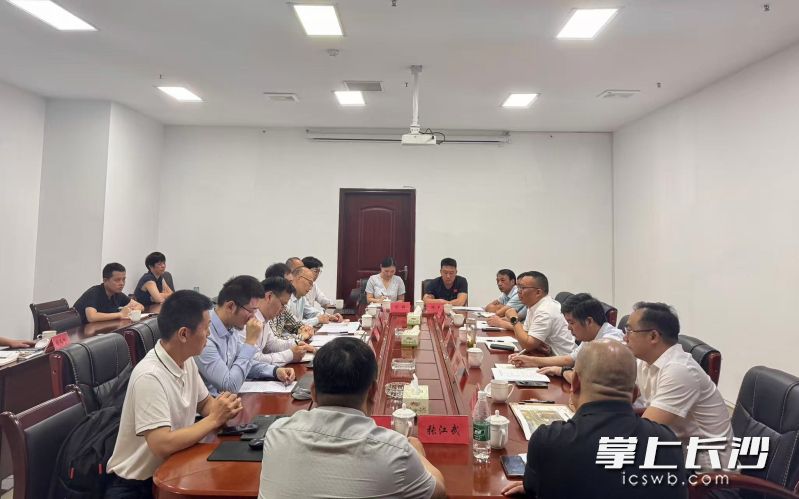 从7月25日组建工作专班到8月4日完成协议签署,10天时间完成超3万平方米的征拆工作。长沙晚报通讯员 陈淑敏供图 从7月25日组建工作专班到8月4日完成协议签署,10天时间完成超3万平方米的征拆工作。长沙晚报通讯员 陈淑敏供图