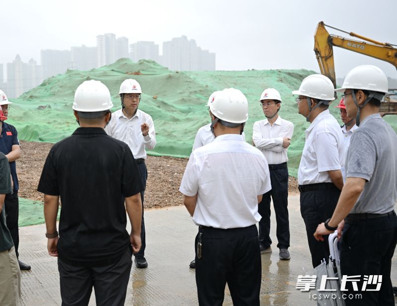 8月14日，湖南湘江新区开展建筑施工领域安全生产督导工作。均为 湘江早报全媒体记者 张圣贺 摄