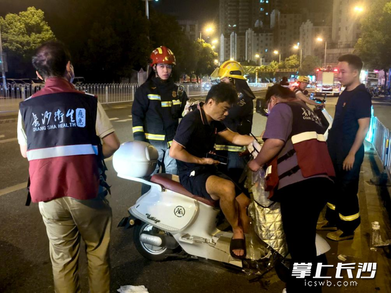 救援现场。 长沙晚报通讯员 朱伟强 摄