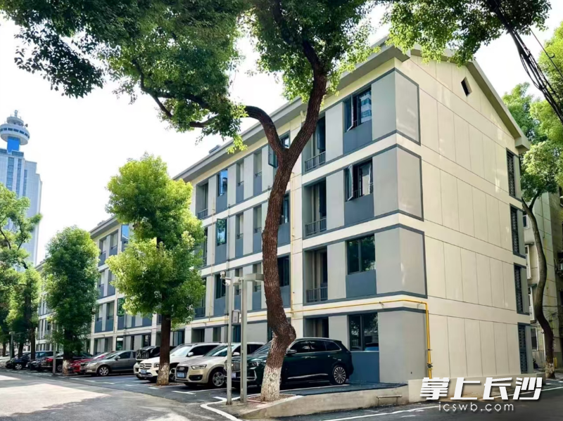 雨花区侯家塘街道湘农桥社区二区9栋是长沙市首个危房拆除重建全过程代办代建项目。 雨花区侯家塘街道湘农桥社区二区9栋是长沙市首个危房拆除重建全过程代办代建项目。