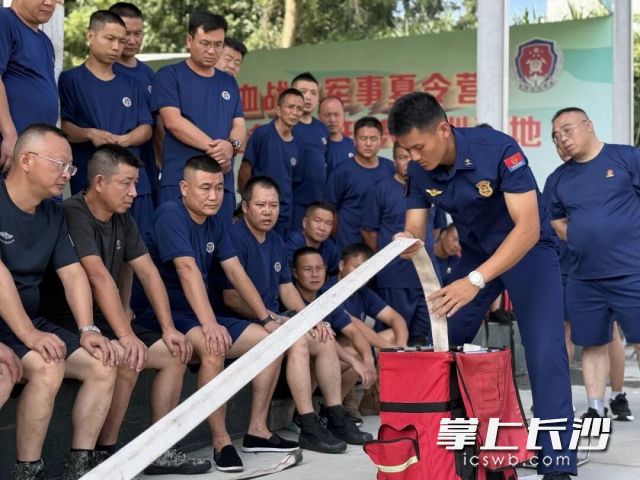 浏阳市开展2026年森林消防队伍扑救能力实训实测。 均为长沙晚报通讯员张平、桂生供图