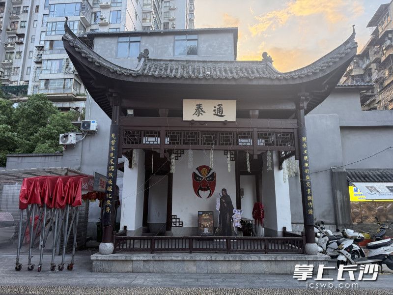 在《九门》里，这里是黑背老六的打卡地。