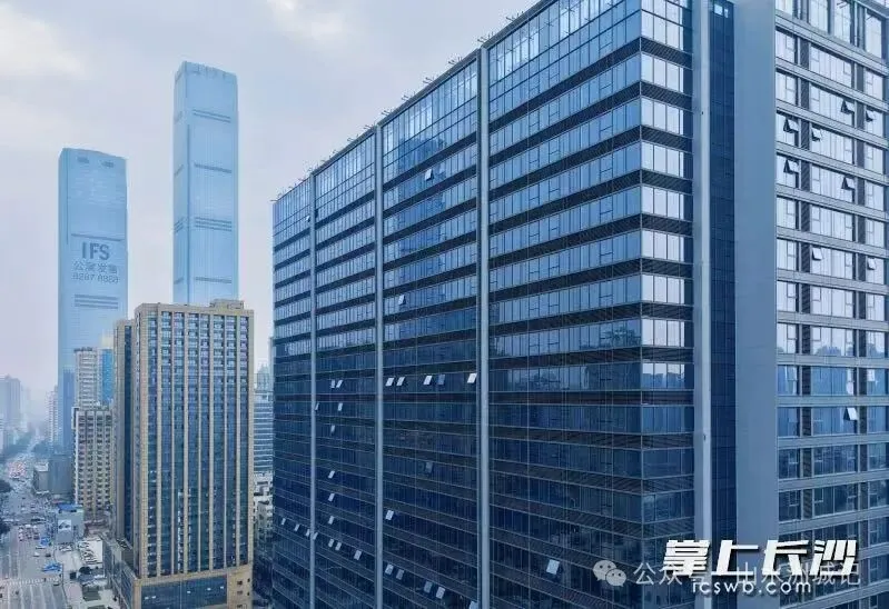 贷款期限延长可以降低月供，但不会让房子凭空变便宜。长沙晚报通讯员 廖丹晨 供图