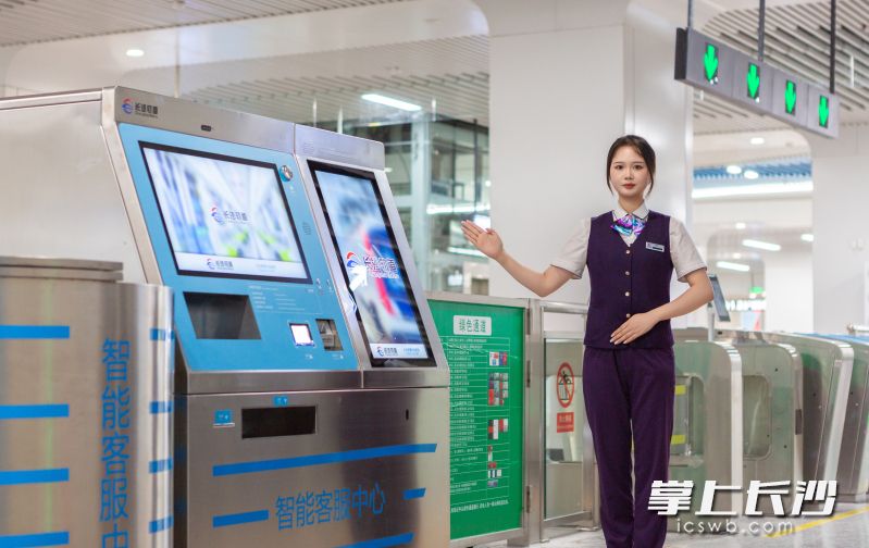 全线落实普惠乘车政策。 全线落实普惠乘车政策。