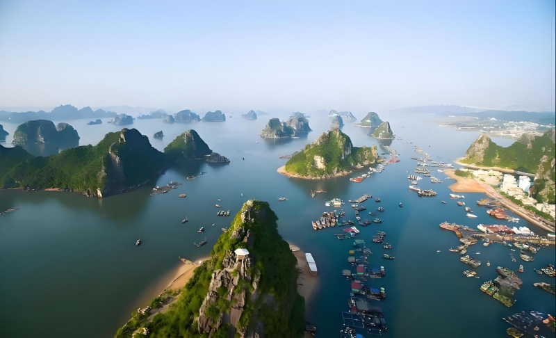 下龙湾。