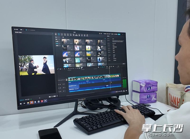 当下，微短剧正成为更多人喜闻乐见的休息消遣方式。