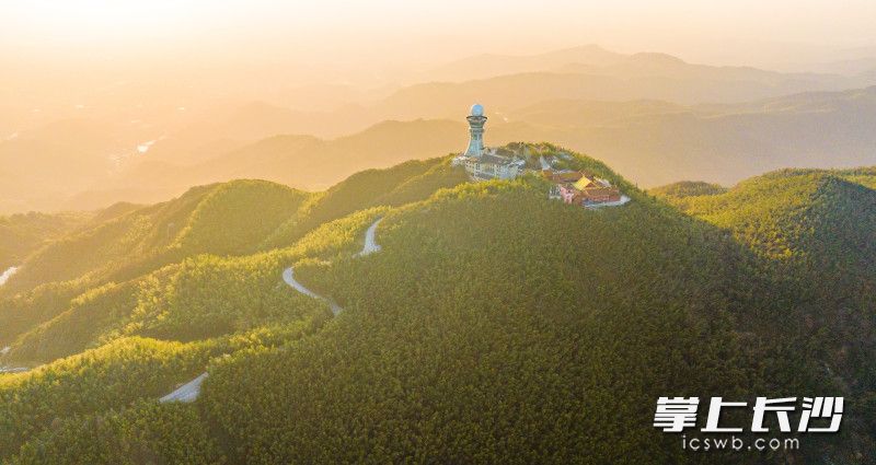 双节将至,黑麋峰等你来打卡。均为景区供图 双节将至,黑麋峰等你来打卡。均为景区供图