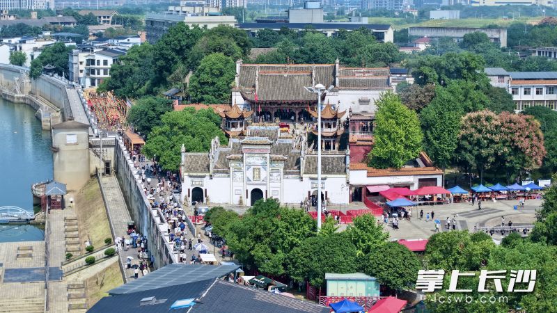 陶公庙会现场人流如织。 均为通讯员供图