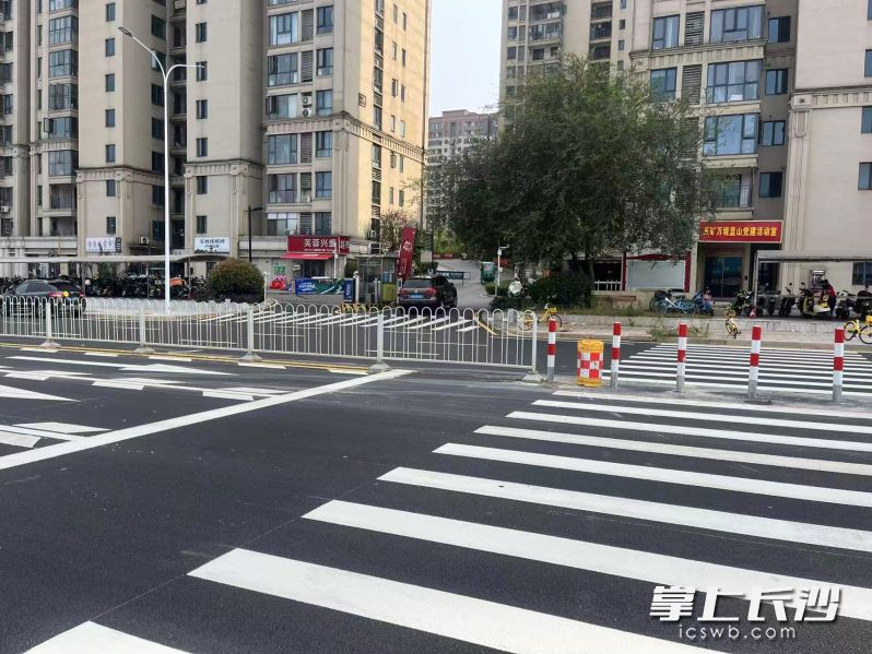 正式通车后，双向六车道将有效分流汇金路等周边主干道车流，缓解早晚高峰拥堵。
