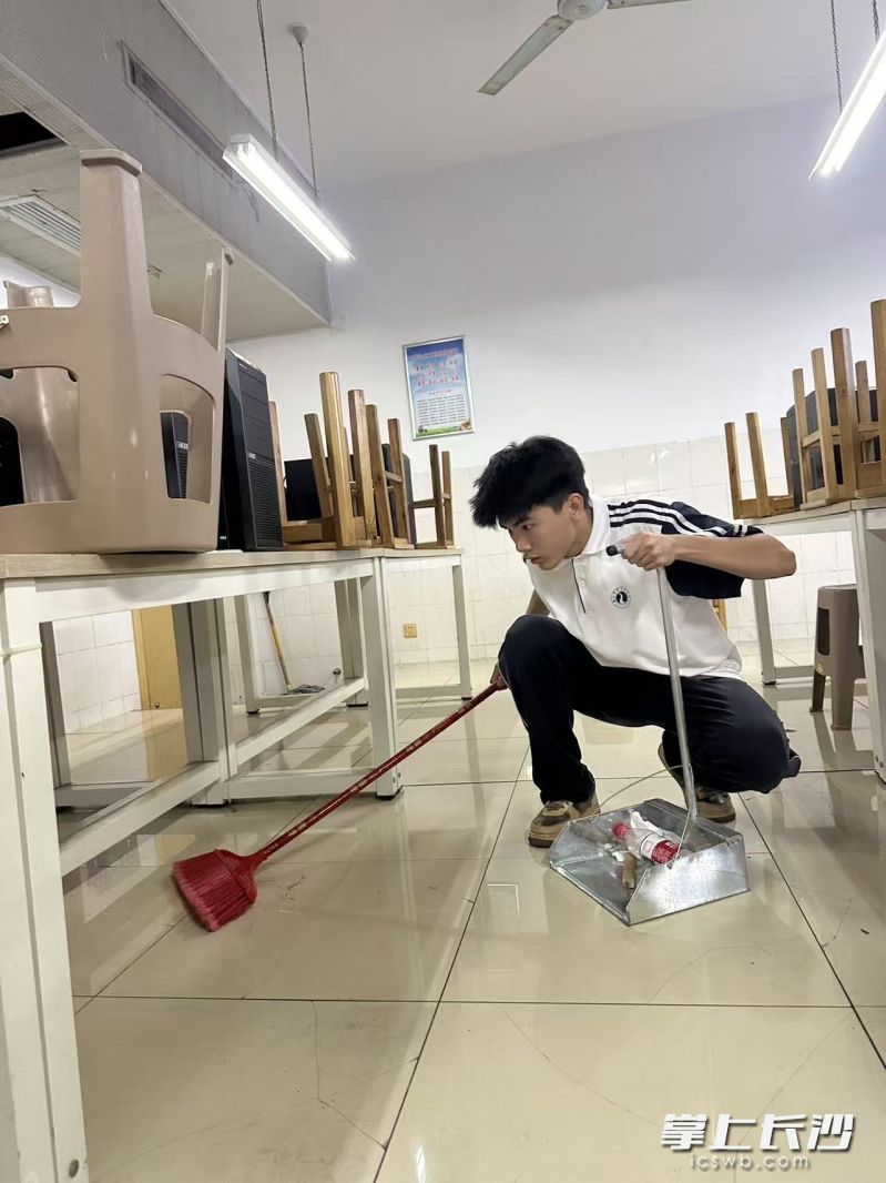 教室大扫除。均为通讯员 供图
