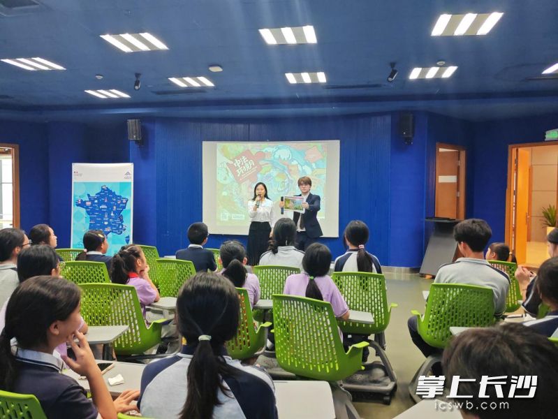 互动交流。 均为通讯员供图