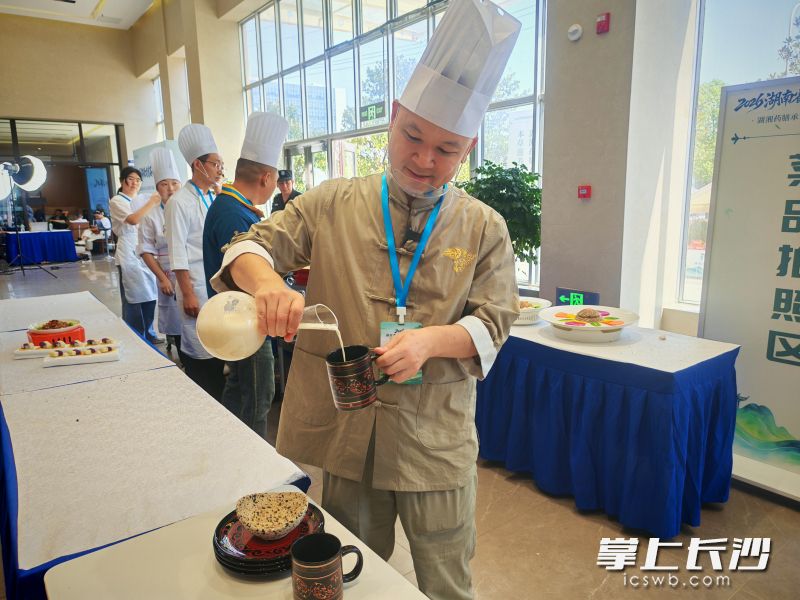 湖南中医药大学代表队制作的云露仙饮健康养生又美味。除特别署名外，均由长沙晚报全媒体记者 徐媛 摄