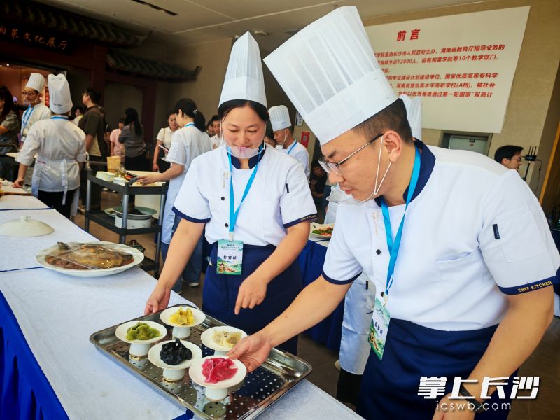 五色饺子内馅是暖中祛寒的当归羊肉。长沙晚报全媒体记者 徐媛 摄