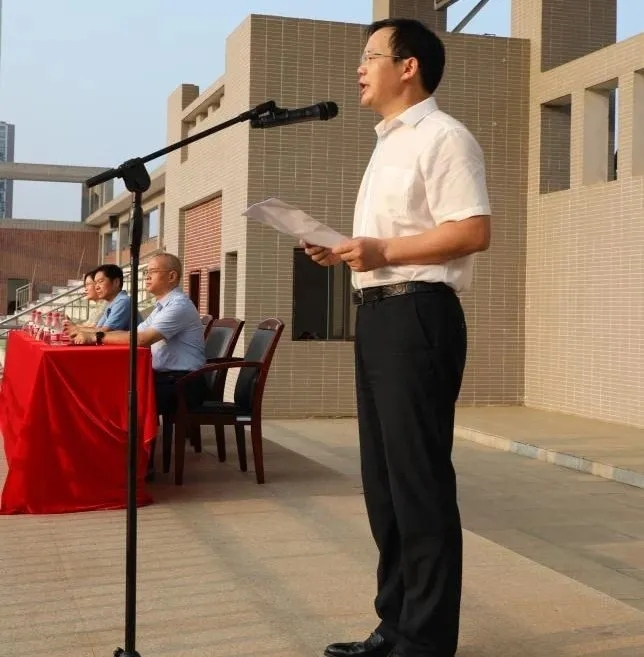 明德中学校长刘林祥 明德中学校长刘林祥