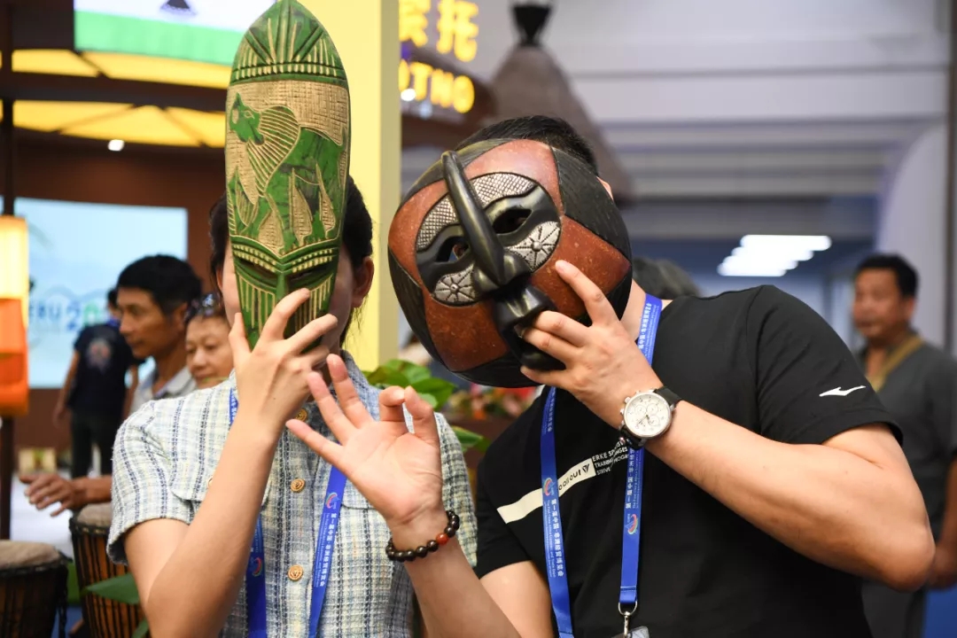 2019年6月28日至6月29日，位于湖南国际会展中心的中非经贸博览会展厅面向公众开放，吸引众多市民前来参观。