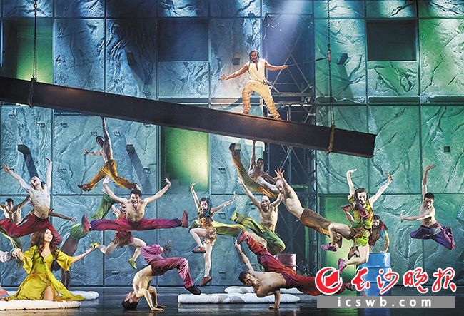 法语原版音乐剧《巴黎圣母院》让长沙市民邂逅世界顶尖舞台艺术。均为梅溪湖大剧院供图 法语原版音乐剧《巴黎圣母院》让长沙市民邂逅世界顶尖舞台艺术。均为梅溪湖大剧院供图