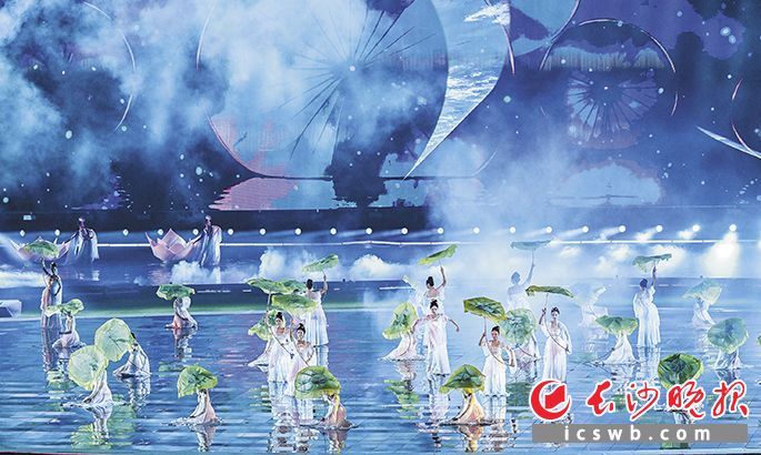 本组图片均为开幕式上的文艺表演。 本组图片均为开幕式上的文艺表演。