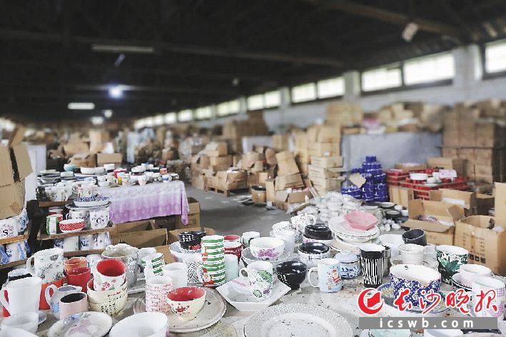 藏在望城区铜官街道的源逸陶瓷，是本地超火的宝藏陶瓷工厂。望城融媒供图